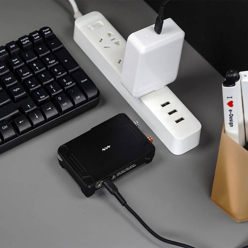 Alimentatore DC Programmabile  - Programmable Linear Dc Power Supply 30V 10A recensione e prezzo